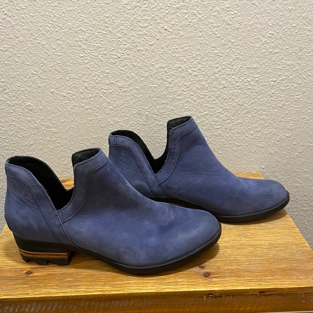 Sorel Lolla Cutout Bootie, size 8.5